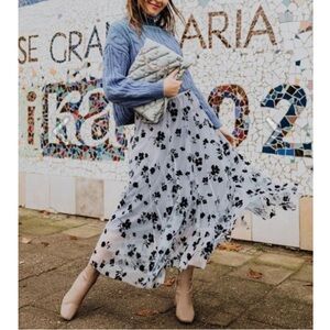 Elegant Black Floral Double Layered Mesh A-Line Skirt Size S